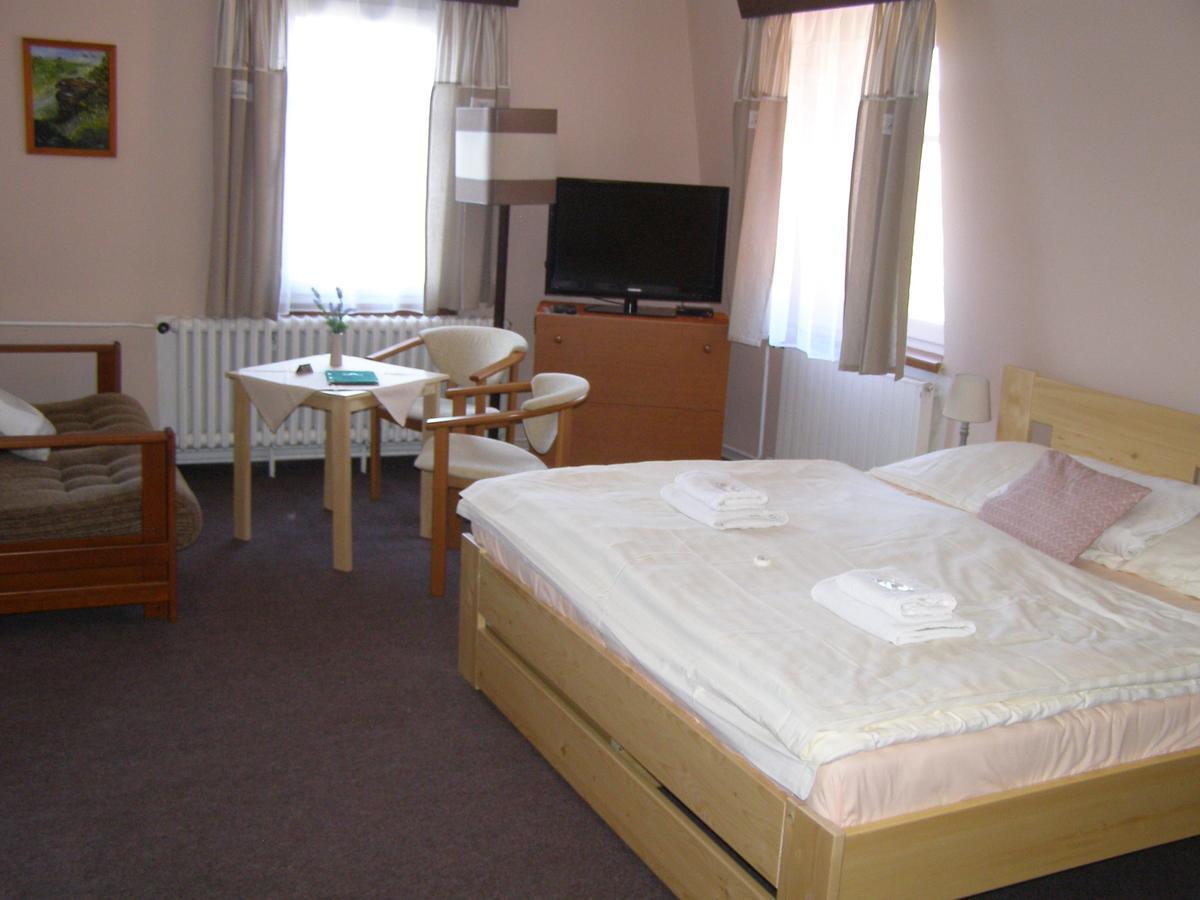 Hotel Garni Belveder 赫任斯科 外观 照片